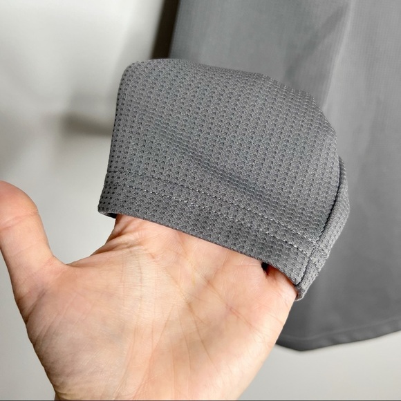 Under Armour Loose Fit Gray Long Sleeve Orange Logo Shirt - Picture 4 of 12